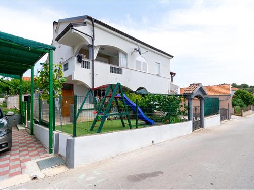 Holiday Home/Apartment - 5 persons -  - Pakoštane - 23211 - Pakoštane