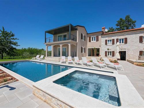 Holiday home - 14 persons -  - Cerjani - Visnjan-Kastelir-Labinci - 52464 - Kastelir-Labinci