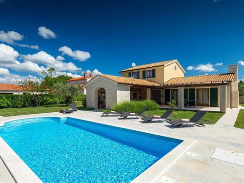 Holiday home - 10 persons -  - Hrboki - 52207 - Barban