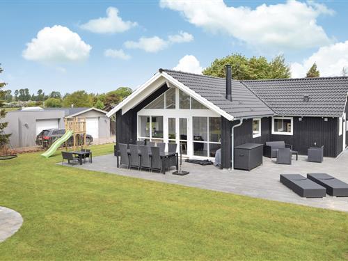 Sommerhus - 8 personer -  - Peter Eriksens Vej - Ajstrup Strand - 8340 - Malling