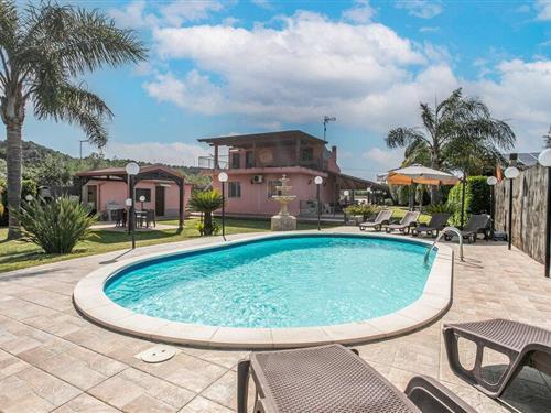 Feriehus - 6 personer -  - St Monasteri - 96100 - Siracusa