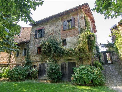 Holiday Home/Apartment - 5 persons -  - 15070 - Tagliolo Monferrato
