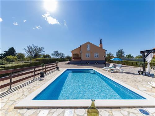 Holiday home - 8 persons -  - Pirovac - 23422
