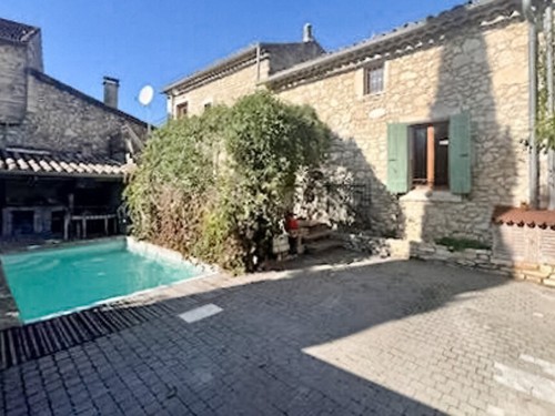 Holiday home - 8 persons -  - Place de la Favanière - 30630 - Montclus