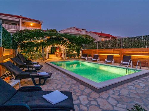 Feriehus - 13 personer -  - Mosorska - Split-Zrnovnica - 21251 - Zrnovnica