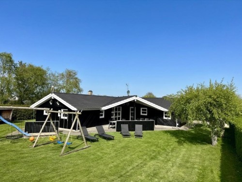 Sommerhus - 11 personer -  - Marie Nielsens Vej - Fjellerup - 8585 - Glesborg