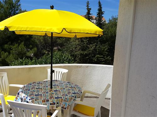 Holiday Home/Apartment - 3 persons -  - Jezera - 22242 - Jezera