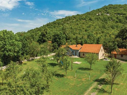 Sommerhus - 10 personer -  - Vranska - Lika-Gracac - 23440 - Gracac