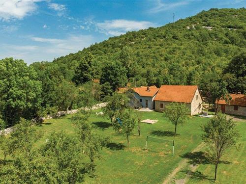 Holiday home - 10 persons -  - Vranska - Lika-Gracac - 23440 - Gracac
