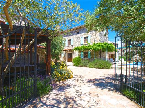 Feriehus - 12 personer -  - Pula/Manjadvorci - 52207