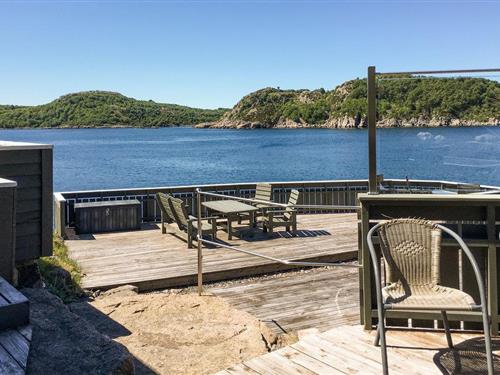 Holiday home - 8 persons -  - Tranevågveien - 4550 - Farsund
