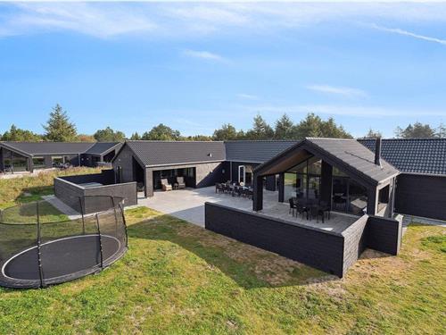 Holiday home - 20 persons -  - Laues Vej - Kongsmark - 6792 - Rømø