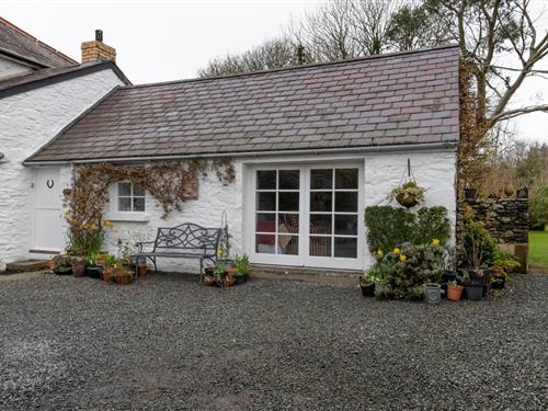 Holiday Home/Apartment - 2 persons -  - SY235PE - Ceredigion