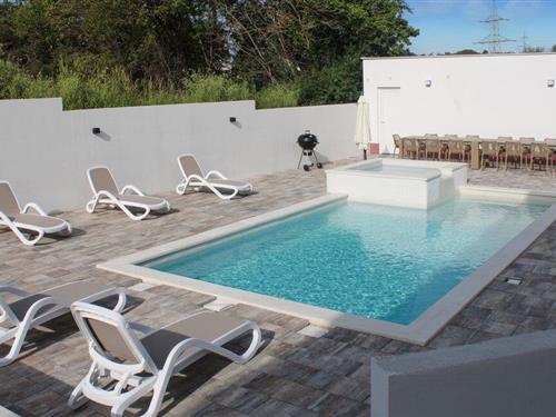 Holiday home - 16 persons -  - Kavrerski put - 52100 - Pula