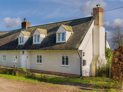 Holiday home - 4 persons -  - CB8 9XF - Dullingham