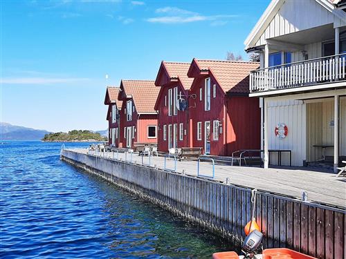 Holiday Home/Apartment - 8 persons -  - Bjergøy Ring - 4170 - Sjernarøy