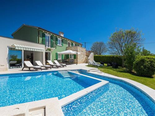 Holiday home - 11 persons -  - Jopi - Pazin-Petar U Sumi - 52404 - Sveti Petar U Sumi