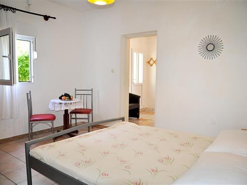 Holiday Home/Apartment - 2 persons -  - Lopar - 51281 - Lopar