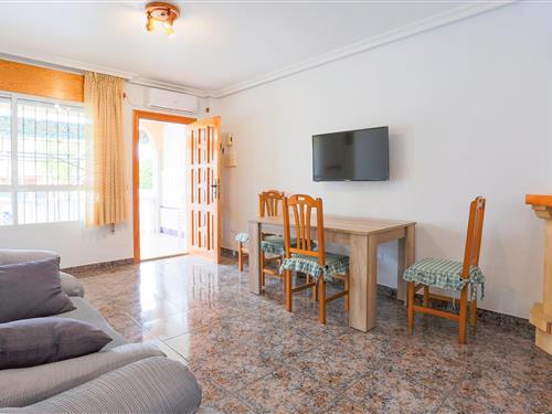 Holiday home - 8 persons -  - C. Pintor Pablo Uranga - 30710 - Los Alcazares