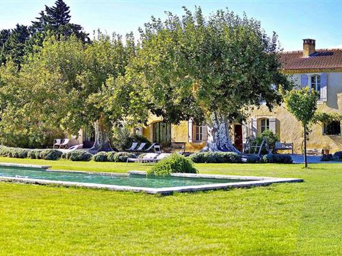 Holiday home - 12 persons -  - Bis R. De St Saturnin le - 84250 - Le Thor