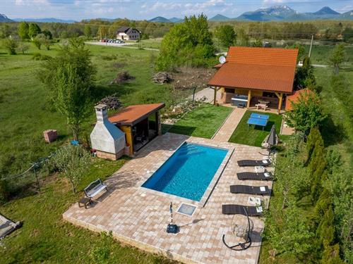 Holiday home - 6 persons -  - Sveti Rok - Lovinac-Sveti Rok - 53244 - Lovinac