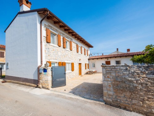 Holiday home - 8 persons -  - 52216 - Pula/Galižana