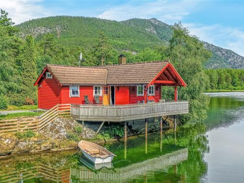 Sommerhus - 7 personer -  - Søreidsvegen - Sandane/Søreide - 6823 - Sandane