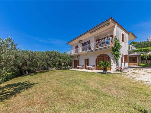 Holiday apartment - 3 persons -  - Silobadoviceva Ulica - 21300 - Makarska