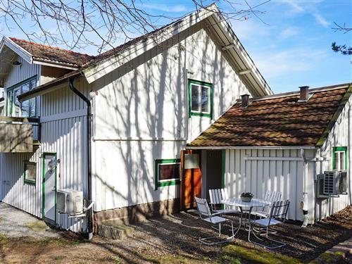 Holiday Home/Apartment - 3 persons -  - Brygge - Bovallstrand - 45694 - Hunnebostrand