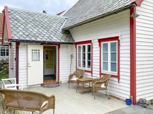 Holiday home - 8 persons -  - Massvegen - 6096 - Runde