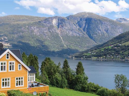 Sommerhus - 5 personer -  - Skarsteinvegen - 6788 - Olden