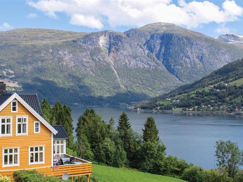 Sommerhus - 5 personer -  - Skarsteinvegen - 6788 - Olden
