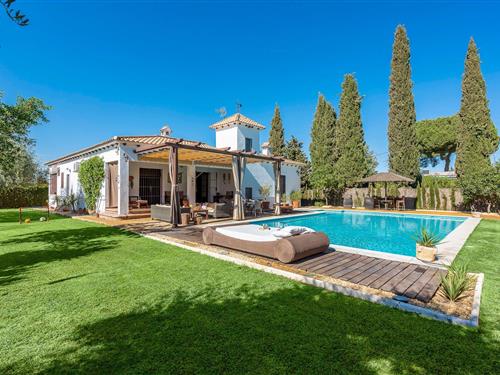 Holiday home - 9 persons -  - Carretera A380 km - 41620 - Marchena