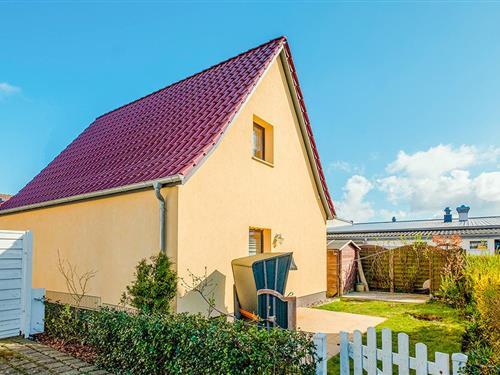 Holiday Home/Apartment - 4 persons -  - Strandstr. - 18374 - Zingst