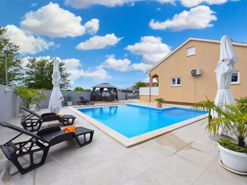 Holiday home - 8 persons -  - 23000 - Briševo