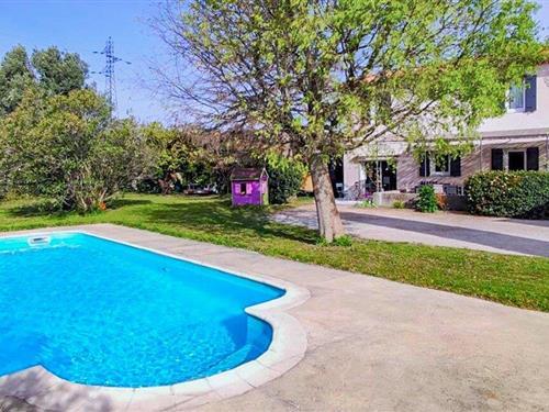 Holiday home - 9 persons -  - Rue Gustave Eiffel - Montélimar - 26200 - Montelimar