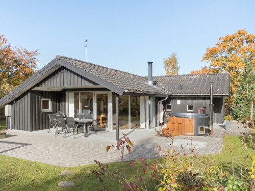 Fritidshus - 8 personer -  - Skovvej - Fjellerup - 8585 - Glesborg