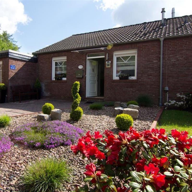 Sommerhus - 4 personer -  - Hage - 26524