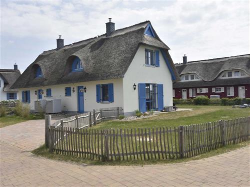 Holiday Home/Apartment - 6 persons -  - Poeler Drift 25 - - 23968 - Zierow