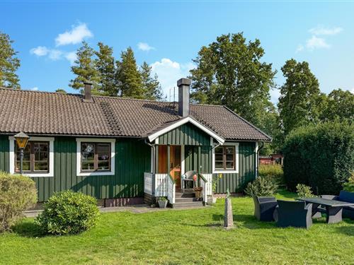 Holiday Home/Apartment - 8 persons -  - Varamovägen - 59172 - Motala