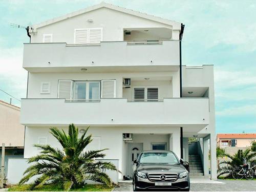 Holiday apartment - 5 persons -  - Ulica kneza Viseslava - Nin-Vrsi - 23235 - Vrsi