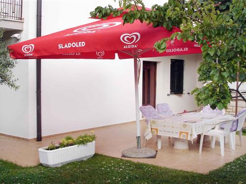 Holiday Home/Apartment - 4 persons -  - 52470 - Umag