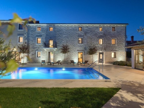 Holiday home - 17 persons -  - Kringa - 52444 - Tinjan