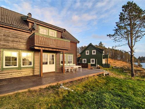 Holiday home - 10 persons -  - Marøyvegen - 5937 - Bøvågen