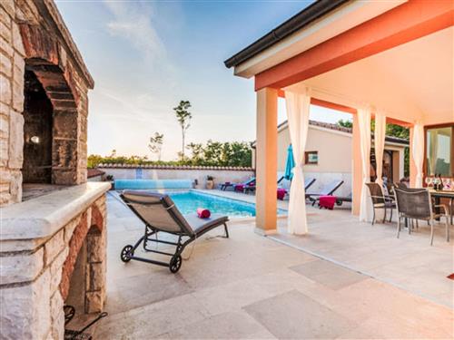 Holiday home - 8 persons -  - Pula/Marcana - 52206