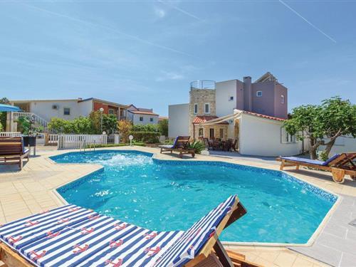 Holiday home - 12 persons -  - Prezida XXX - 23235 - Vir