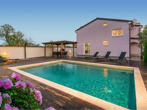 Holiday home - 10 persons -  - Santa Marina - 52100 - Pula