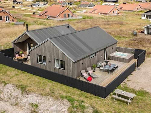 Sommerhus - 8 personer -  - Knaresbrovej - Vejlby Klit - 7673 - Harboøre