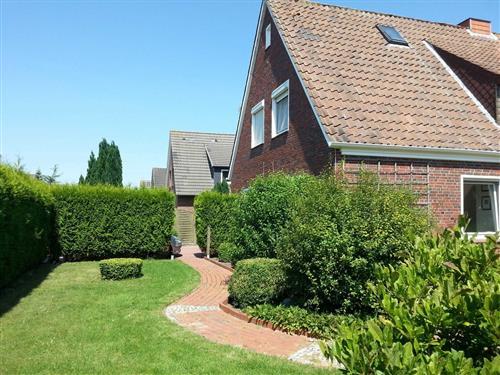 Holiday Home/Apartment - 4 persons -  - Hilligenland 12 / Ortsteil Neugarmssiel - 26434 - Wangerland