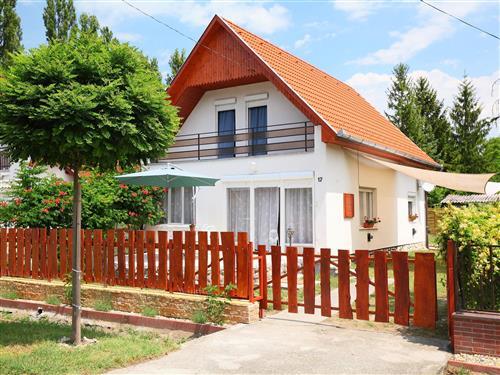 Holiday Home/Apartment - 9 persons -  - Balatonfenyves - 8646